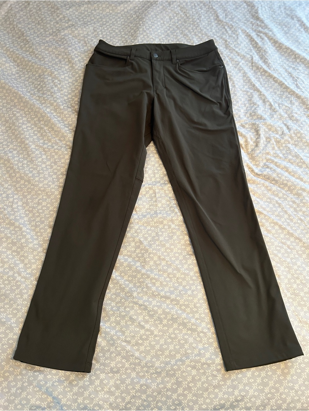 Lululemon Men ABC Pant Classic 32x31 Warpstreme LM5967S in Dull Green
